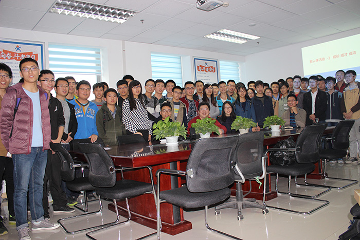 “有人杯”参赛者齐聚有人物联网参观学习合影